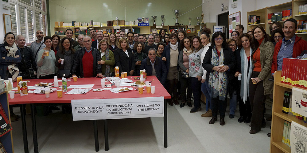 23 17 12 biblio reabre mini